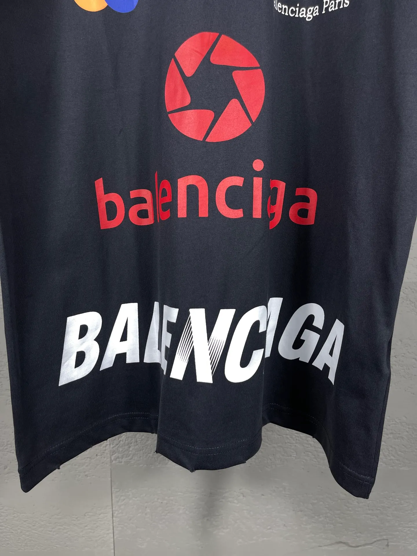【 . Quality】BALENCI*GA/ BALENCI*GA#2024 New Arrival， Lo GOClassic T . 。 Authentic 。 ！ ZP . 260 ， . . . . Color Change。 。 ， ， ， ， ， OS . Same Style ：BL 223206 ：White， Size：XS L